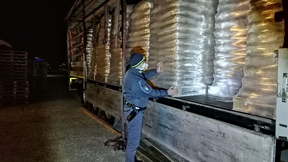 NEL VENEZIANO: SEQUESTRATE 45 TONNELLATE DI PELLET PROVENIENTE DALL’ EST EUROPA